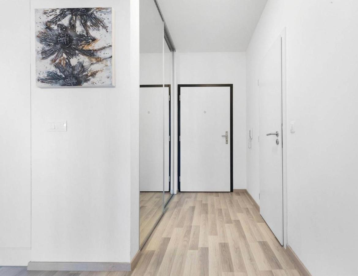 Sunflower - Modern Large Charming Apartment With Balcony Bratislava Exteriér fotografie
