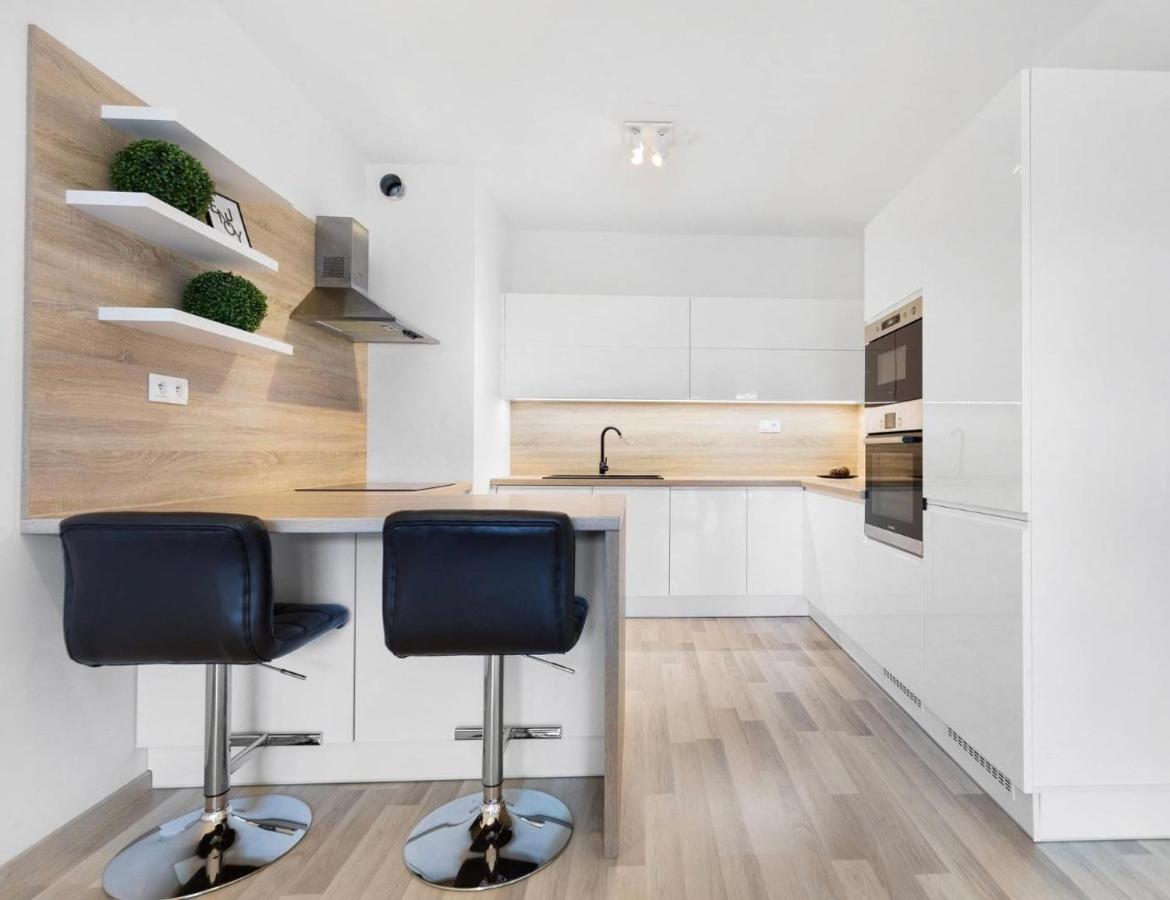 Sunflower - Modern Large Charming Apartment With Balcony Bratislava Exteriér fotografie