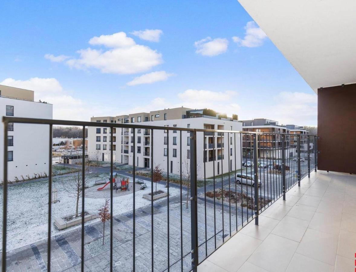 Sunflower - Modern Large Charming Apartment With Balcony Bratislava Exteriér fotografie