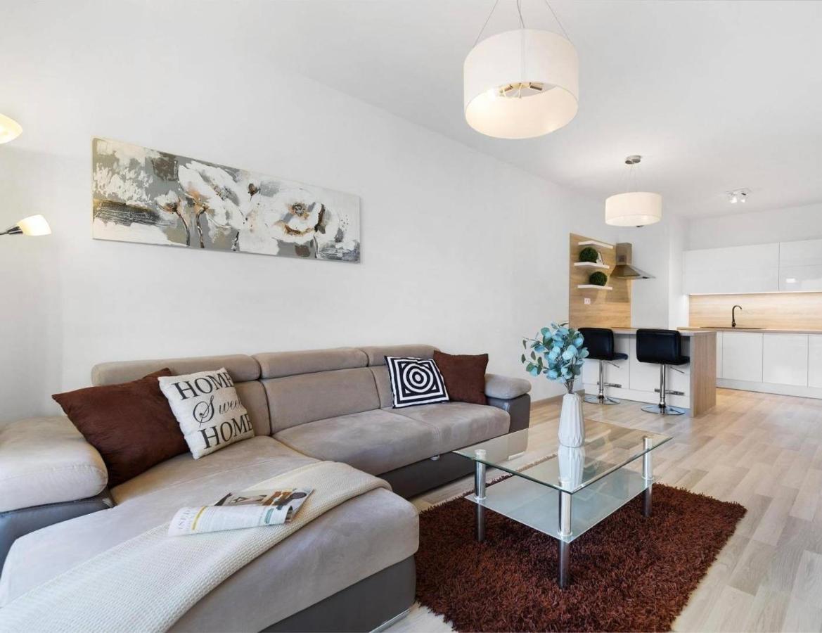 Sunflower - Modern Large Charming Apartment With Balcony Bratislava Exteriér fotografie